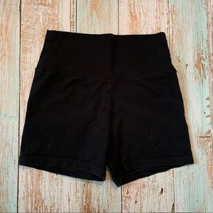 Aerie short court